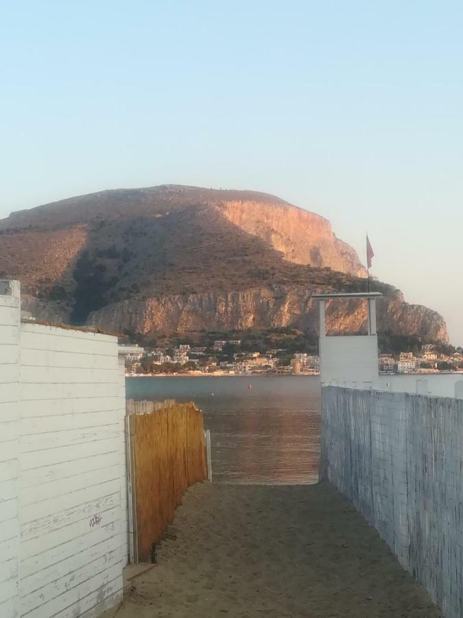 Hotel La Stanza Di Angi A Mondello Palermo Exterior foto